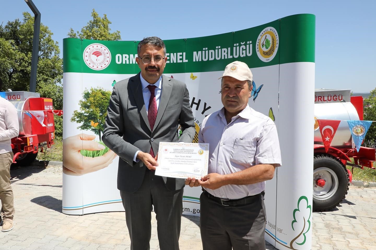 Kütahya’da su sıkıntısı yaşanmaması için köylere 14 su tankeri dağıtıldı