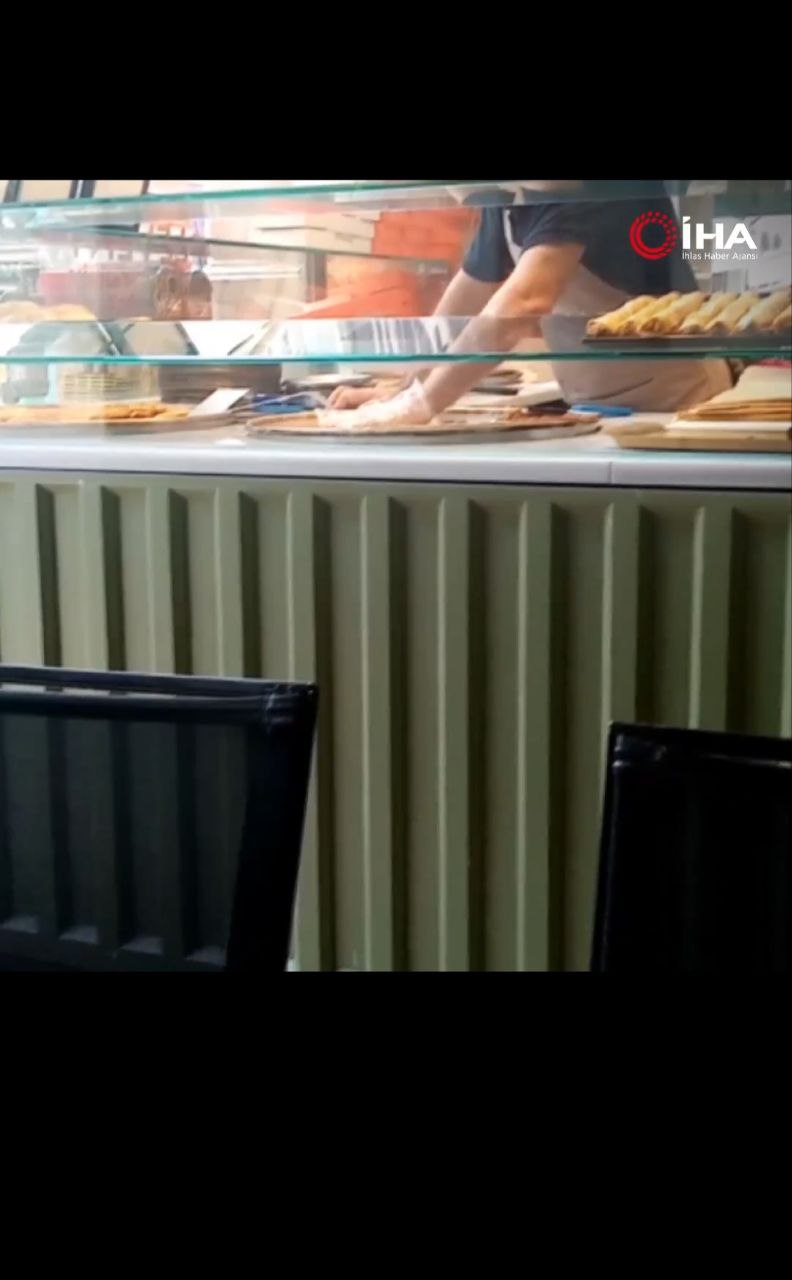 Börekçideki fare, görenlerin midesini bulandırdı!