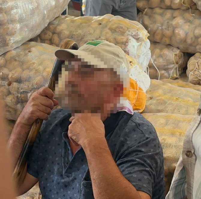 67 yaşındaki yaşlı adamın oyununu uyanık pazarcı bozdu! Üzerinden çıkanlar niyetini ortaya koydu