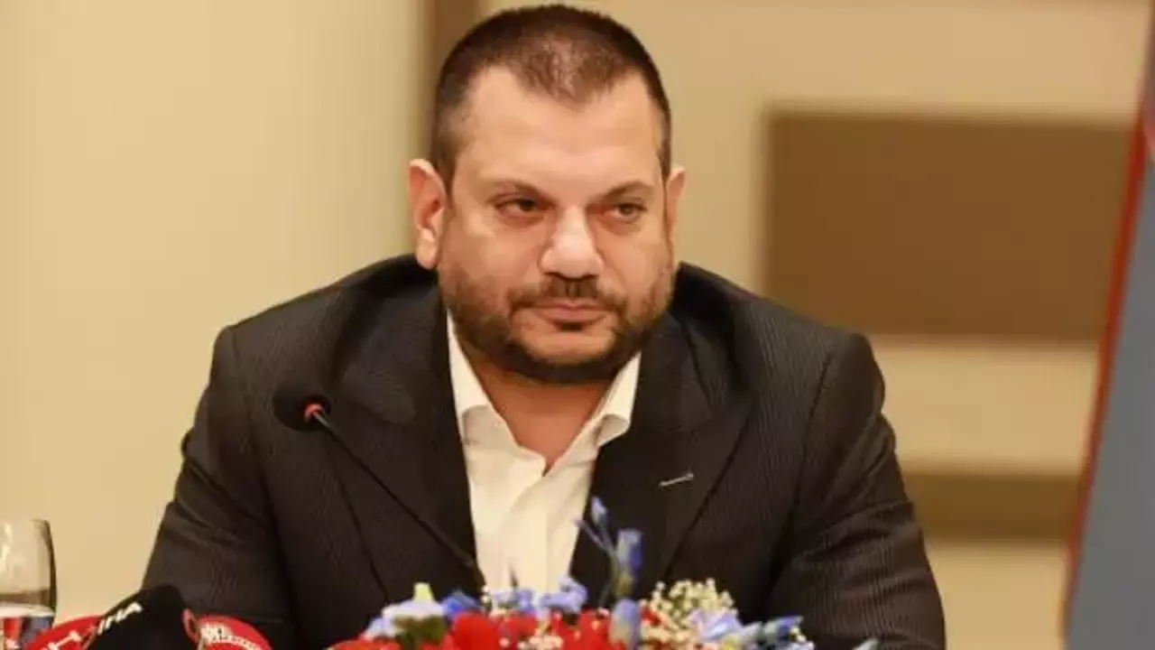 Trabzonspor 20 şampiyonluk için TFF'ye resmi başvuruda bulundu, 'Adalet komisyonu sadece bir kulüp için kurulamaz'