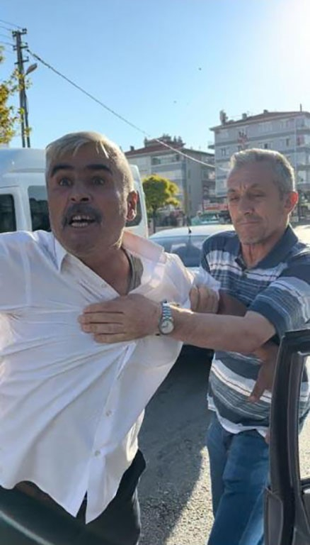 Ankara'da sinyal vermedin kavgası! Döner bıçağıyla saldırdılar!