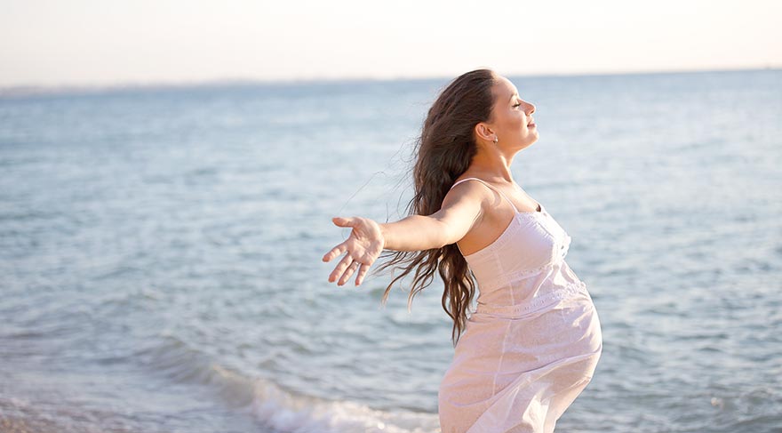 Uzmanlar uyardı: Gebeler tatilde havuzu değil, denizi tercih etmeli