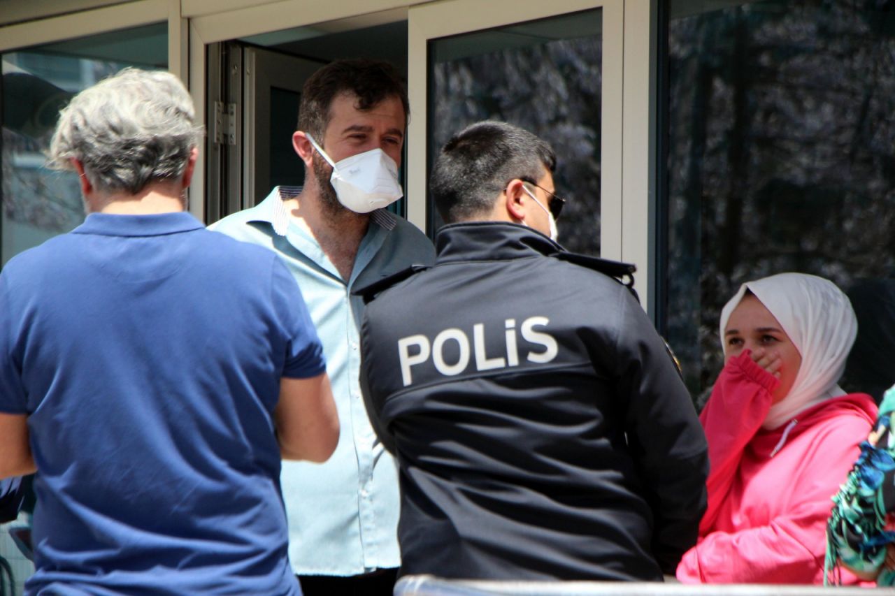 İzmirde bir evden gelen koku 'insanlık ölmüş' dedirtti!