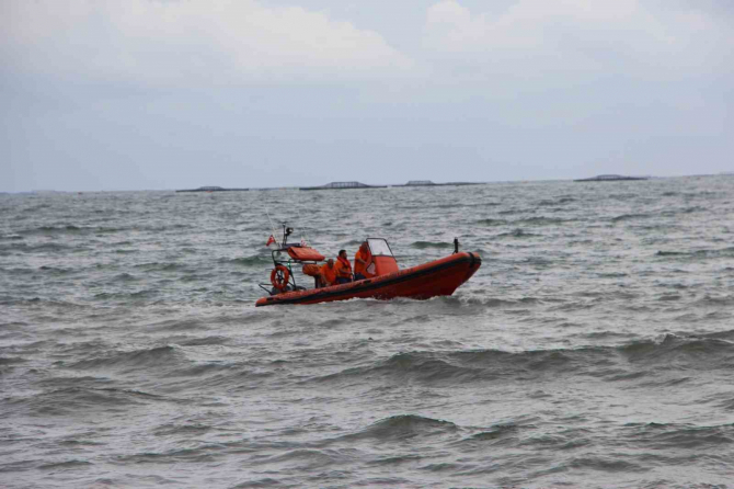 Trabzon’da denizde can pazarı! 5 kişi kurtarıldı, 1'i halen aranıyor!