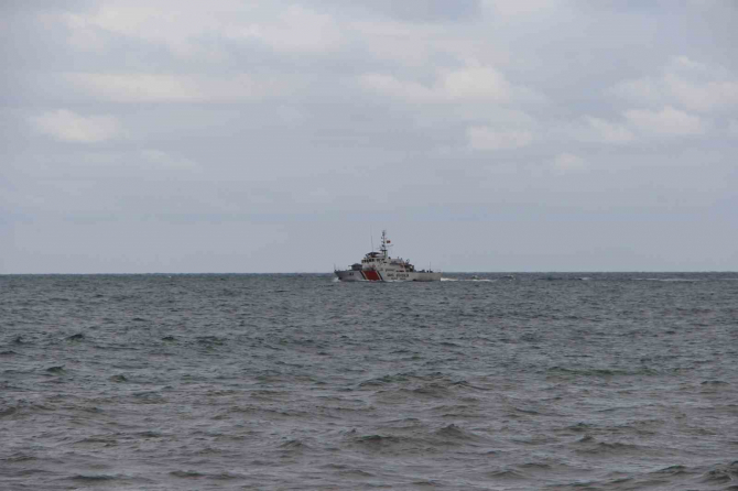 Trabzon’da denizde can pazarı! 5 kişi kurtarıldı, 1'i halen aranıyor!