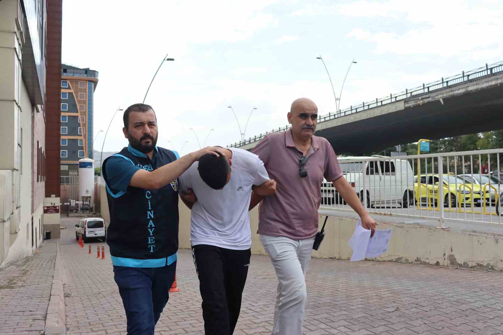 Saldırdıkları kırathanede polis memurunu da ağır yaralayan 4 kişi hakim karşısında!