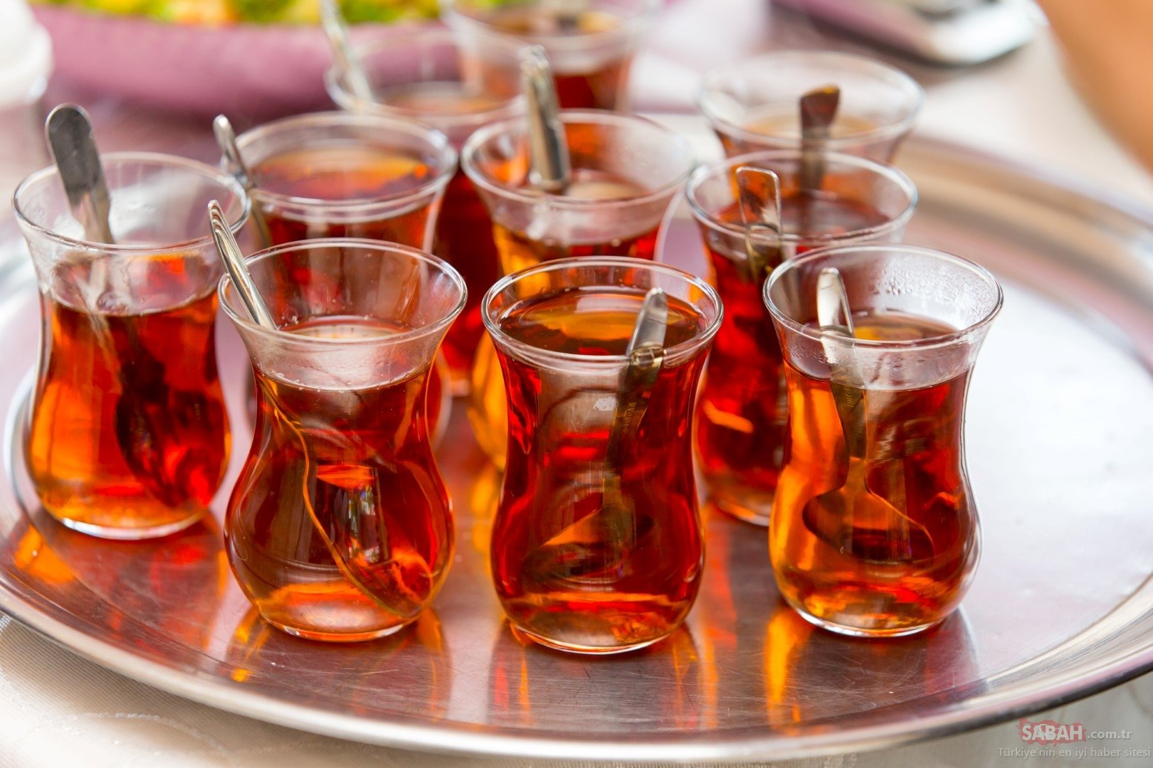 Çay tiryakilerine kötü haber! Çay fiyatlarına haziran başından bu yana üçüncü kez zam yapıldı