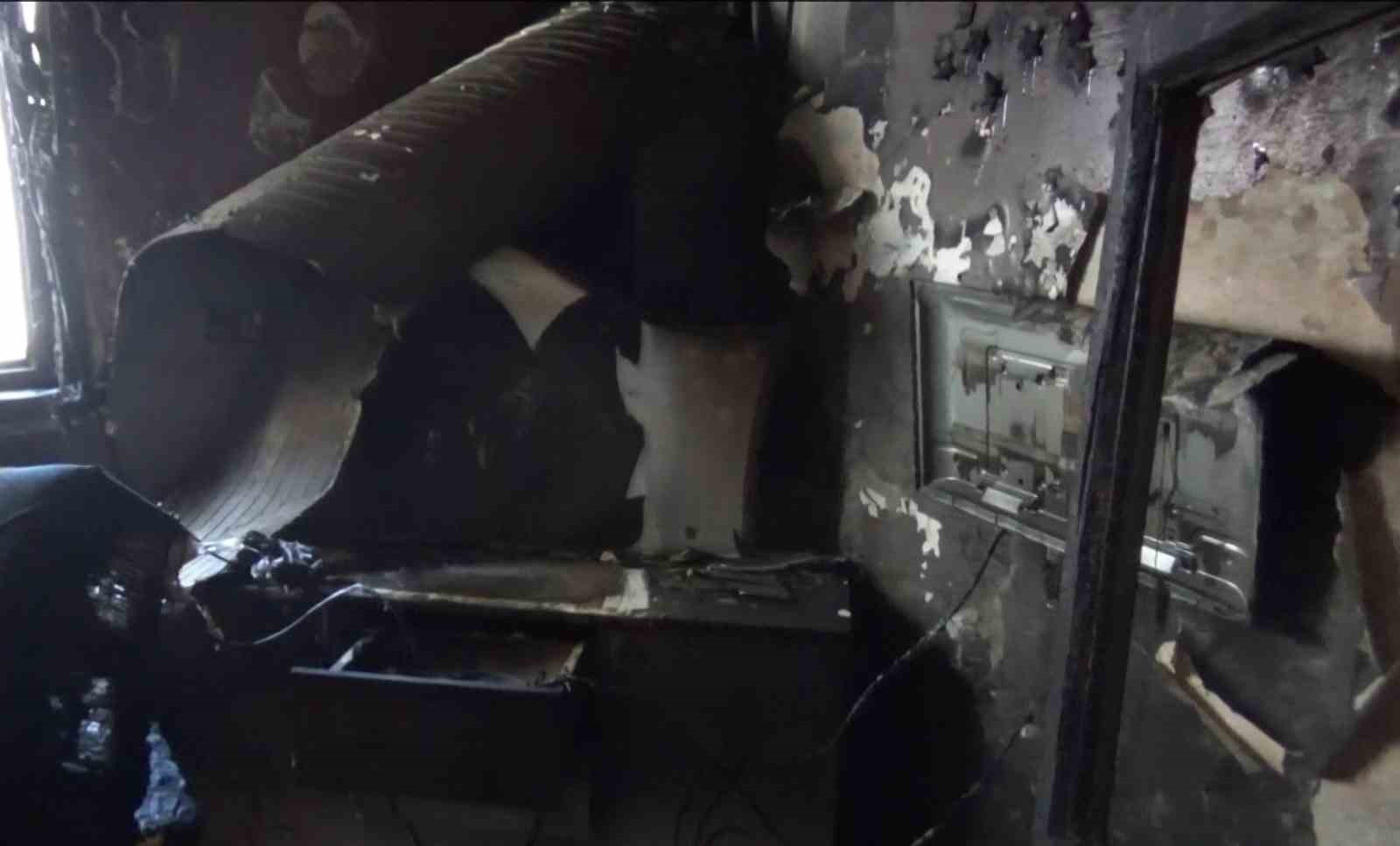 Gaziantep’te bir evde çıkan yangın faciasında; 3’ü çocuk 5 kişi yaralandı