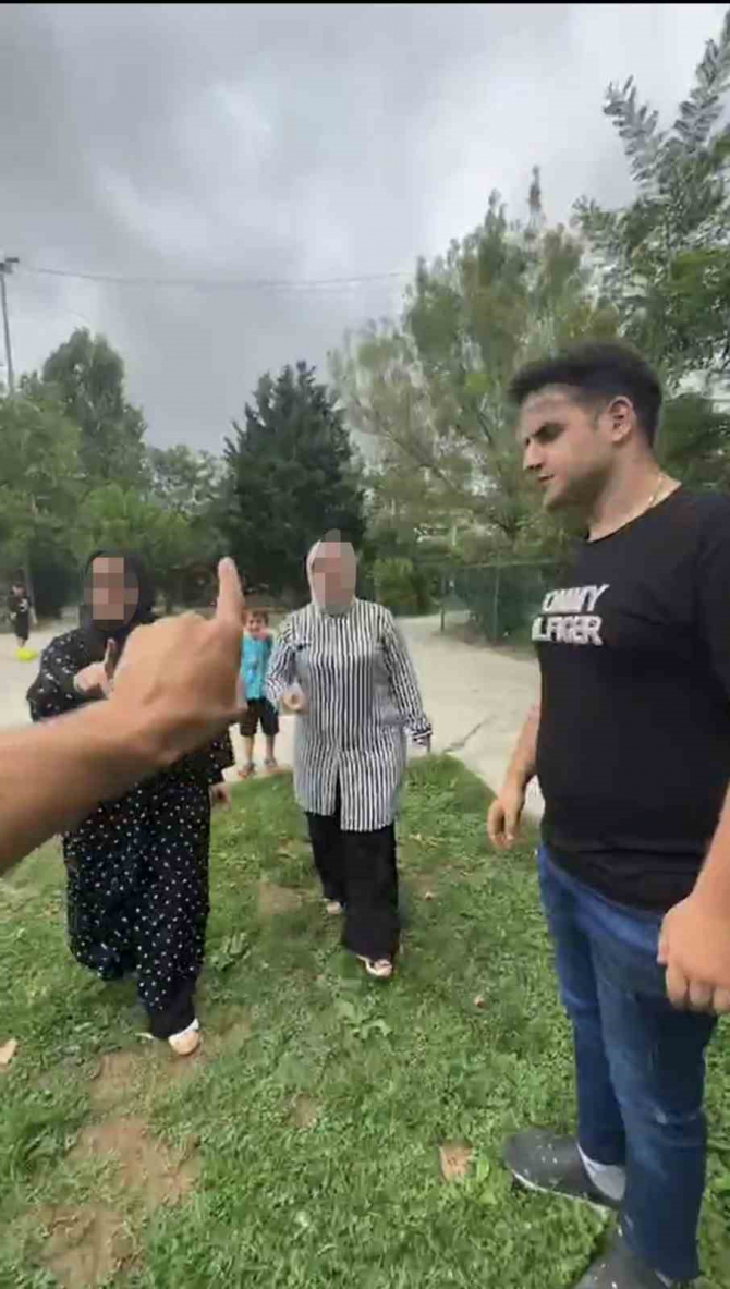 “Türbanından utan” diyerek aşağıladı! İstanbul’da parkta “köpeğe top attın” kavgası!