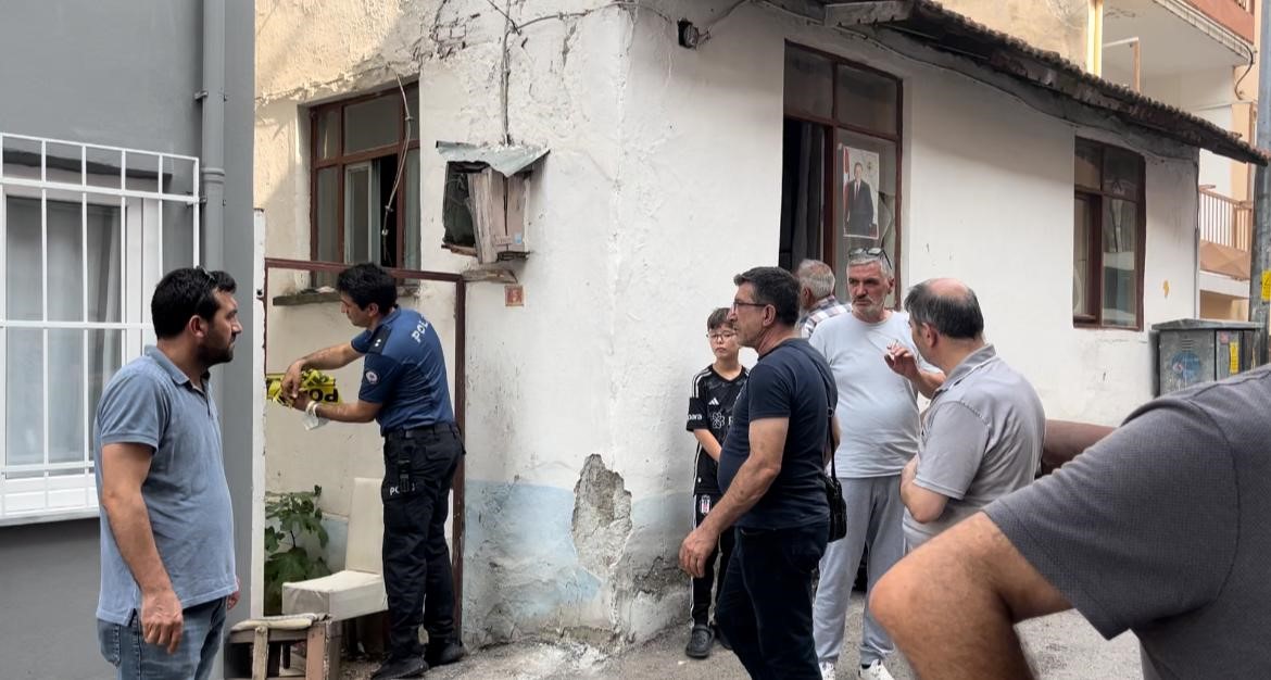 Kendisinden uzun süre haber alımayan adam, evinde ölü bulundu!