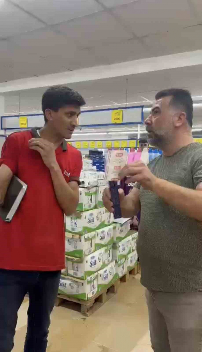Vatandaştan zincir markete ’fiyat farkı’ baskını! O anları böyle kaydetti!