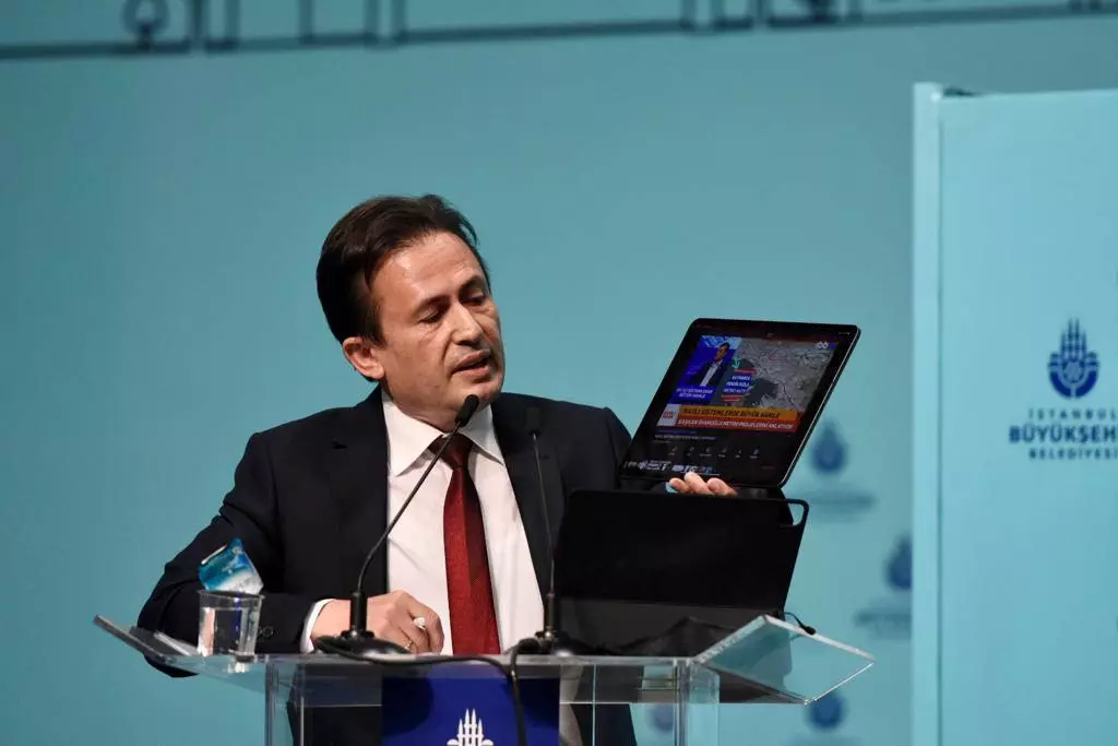 Tuzla Belediye Başkanı Şadi Yazıcı: "Açılış balonları patlatmıyoruz, depreme dayanıklı binalar yapıyoruz"