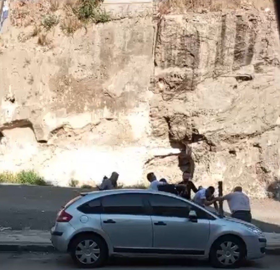 Bursa'da park kavgasında kan aktı! 3 yaralı var!