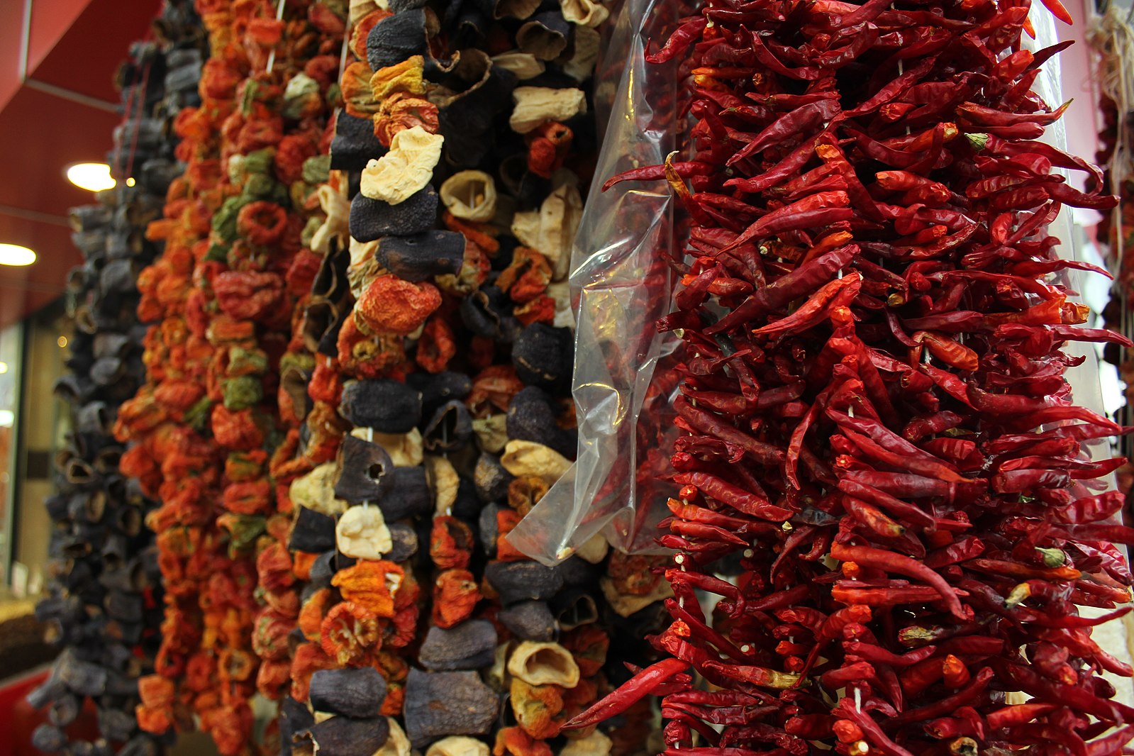 Dünya mutfaklarının tercihi oldu! Gaziantep’in asırlık lezzeti kurutmalıklar, Avrupa ülkelerinde
