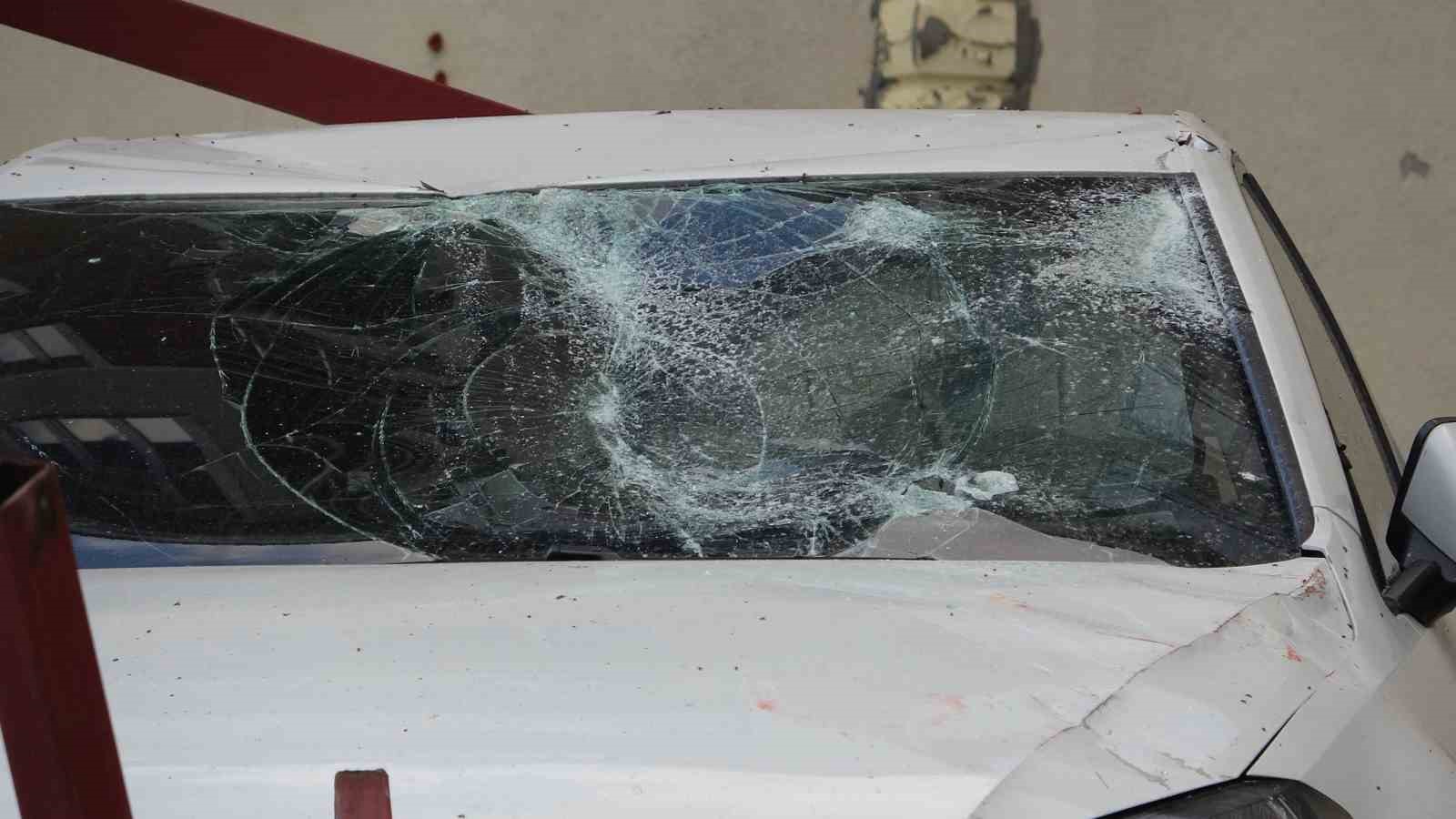 Ardahan’da hortum felaketi! Evlerin çatıları yerle bir oldu!