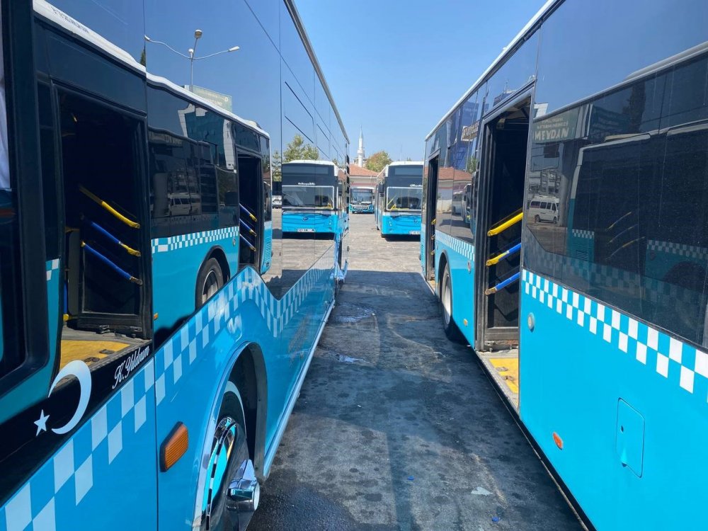 Reklam afişleri de çare olmadı! Aylık 24 bin lira maaşla çalışacak şoför bulamıyorlar!