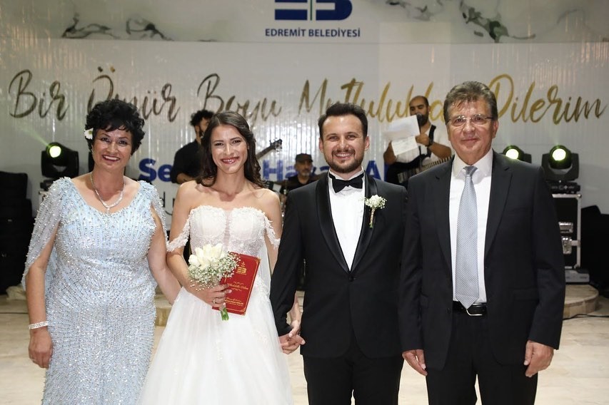 Belediye başkanının çok özel günü! Kendi kızının nikâhını kıymak ona nasip oldu