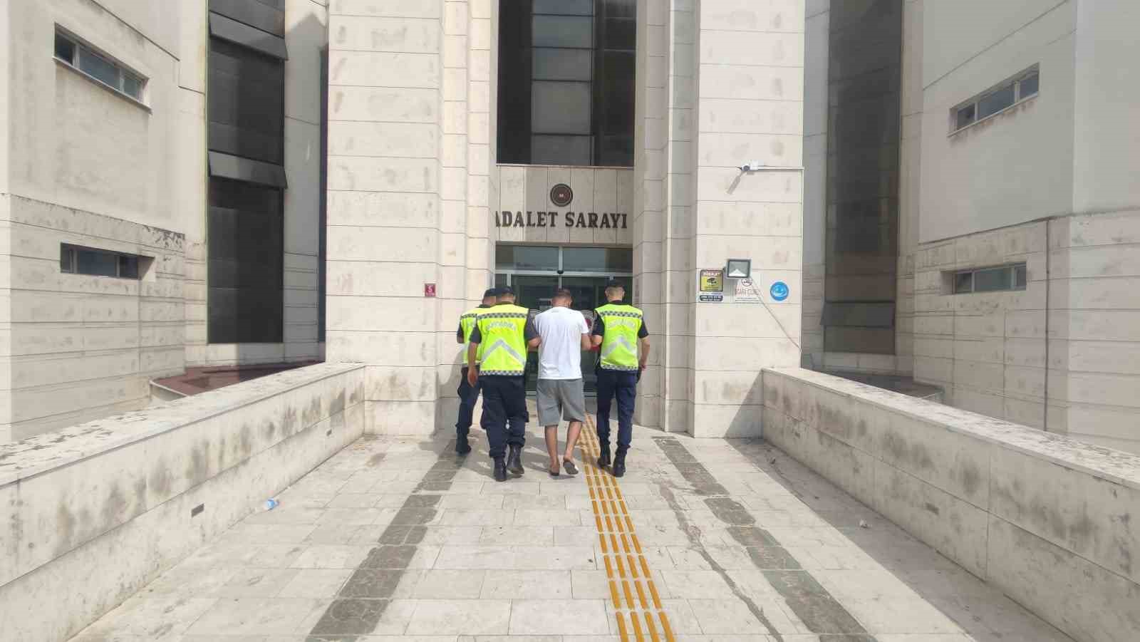 Kiralık ev tutup, uyuşturucu sattı!