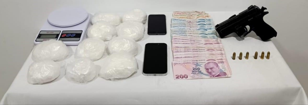 Kiralık ev tutup, uyuşturucu sattı!