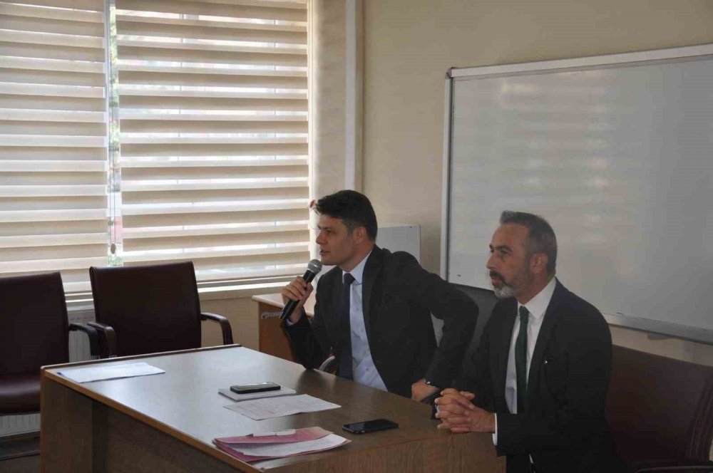 Sandıklı Kaymakamı Önder Çengel, ilçede ki Okul Müdürleri ile toplantı düzenledi