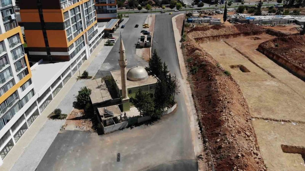 Antalya Kepez'de 40 yıllık camiler yolun ortasında kaldı! Sebebine inanamayacaksınız!