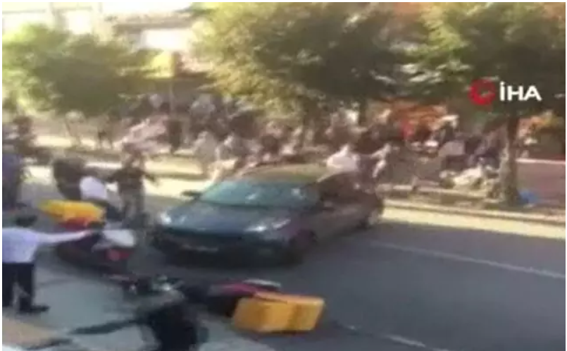 Eski hakim oğlu ile birlikte vatandaşların üzerine araba sürmüştü! hakkında karar verildi