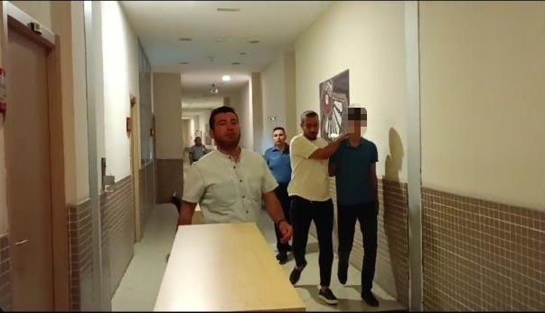 Atatürk’ün fotoğrafına uygunsuz hareketler yapan şahıs tutuklandı