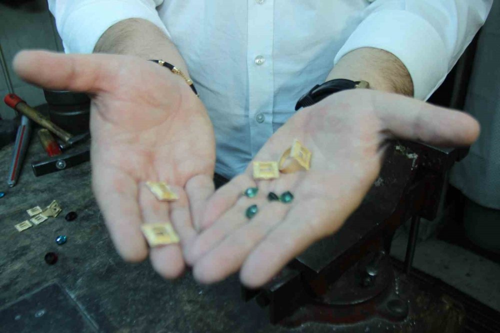 Kuyumcu ustasına kargo şoku! 325 liralık altınları kayboldu!