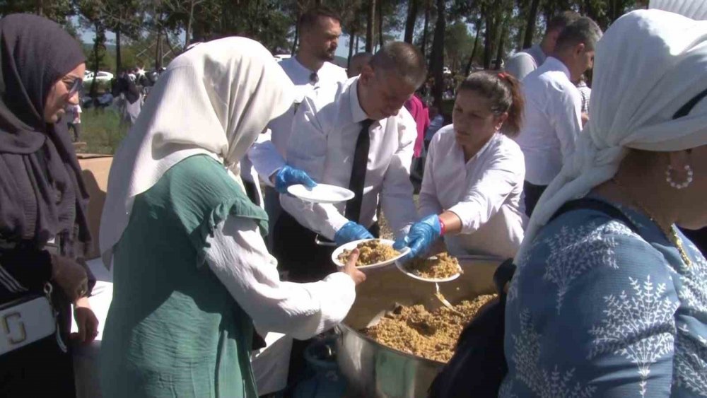 Bakan Yumaklı'nın katıldığı Yöresel halk oyunlarının oynandığı festival renkli görüntülere sahne oldu