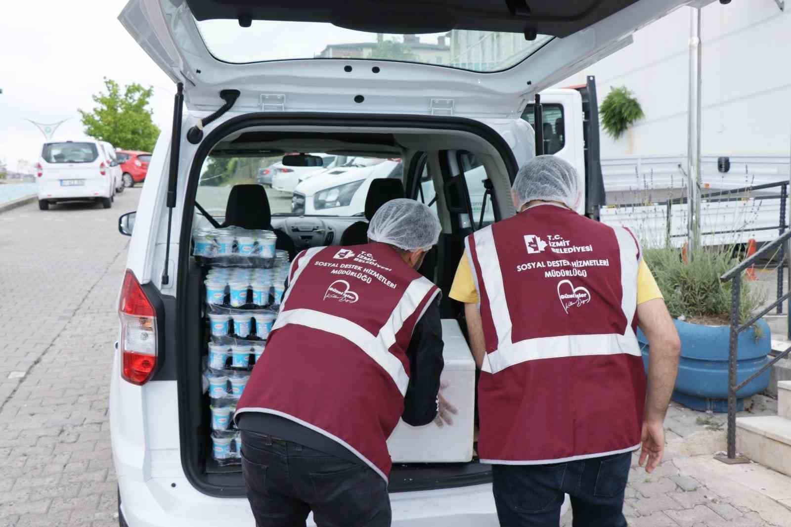 "Beslenme Saati" projesiyle öğrencilere öğlen sıcak yemek veriliyor