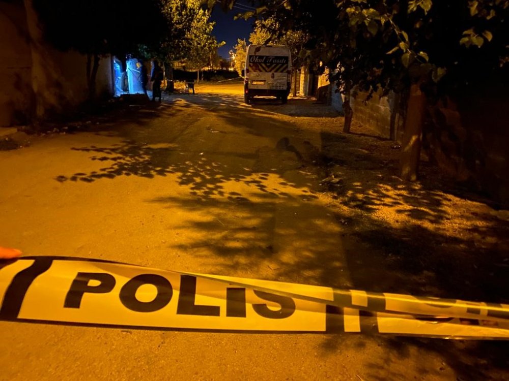 Adana'da Nişanlısının babasıyla kavga edip çatışan genç, başından ve karnından vurulup öldü