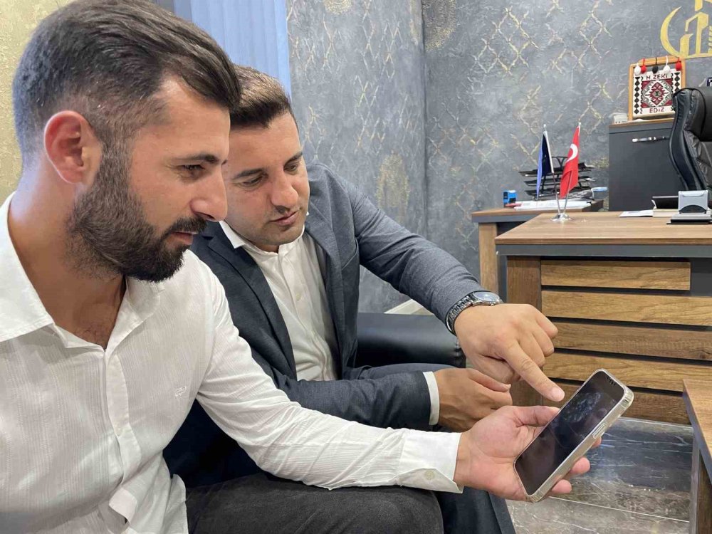 Sakarya’da yürekleri ısıtan görüntü: Yolda su satan yaşlı amcanın tüm sularını aldı, borcu kadar ödeme yaptı