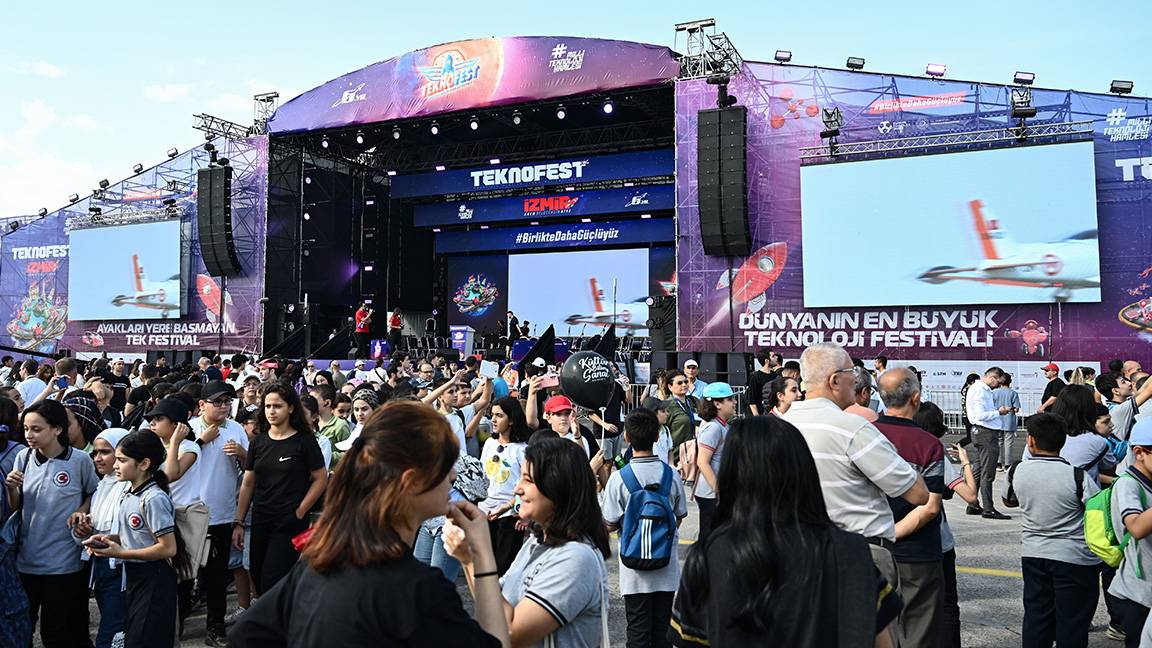 Cumhuriyetin 100. yılında TEKNOFEST İzmir'de! Cumhurbaşkanı Erdoğan: “İzmir’de fetret devri yaşanıyor”