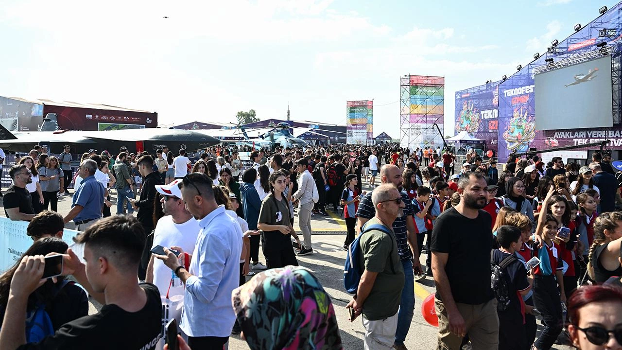 Cumhuriyetin 100. yılında TEKNOFEST İzmir'de! Cumhurbaşkanı Erdoğan: “İzmir’de fetret devri yaşanıyor”