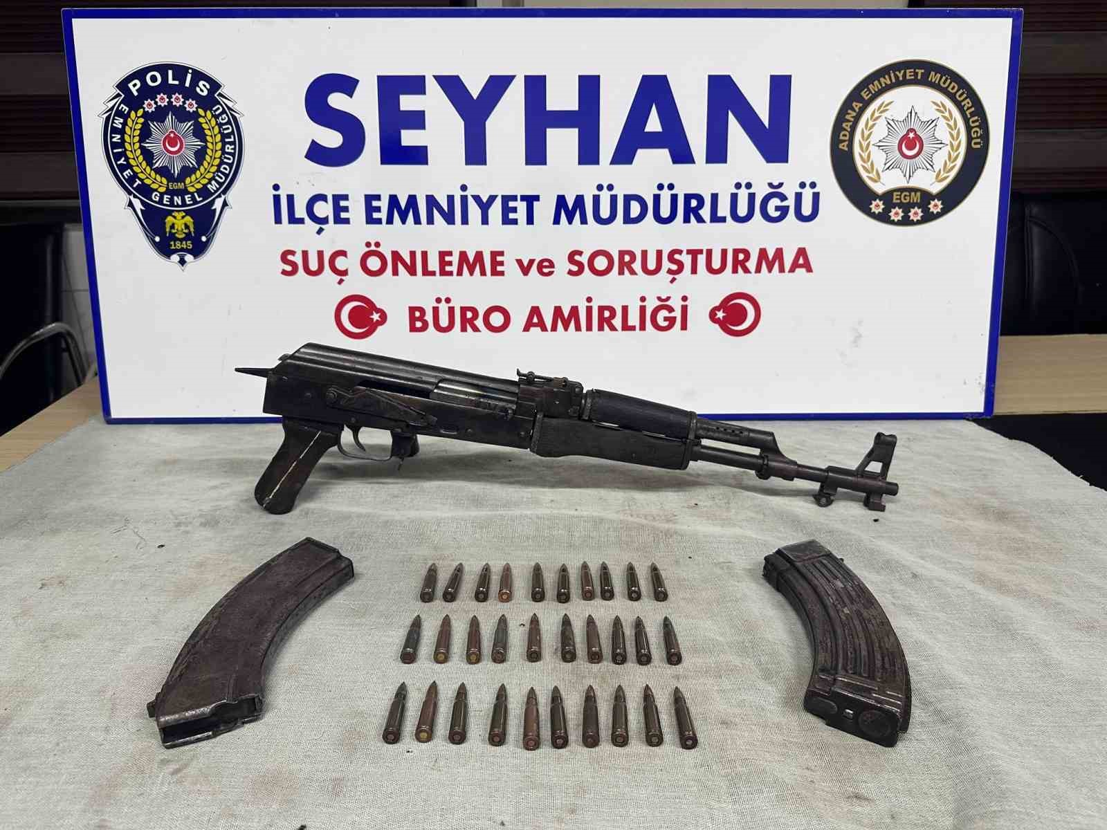 Polisin dur ihtarına uymayarak kaçtı! Yakalanan kadının pazar arabasından bakın ne çıktı?