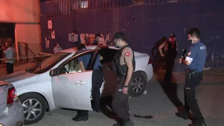 Pendik’te korna kavgası! Trafikte korna çaldı diye bıçak çeken şahıs yakalandı