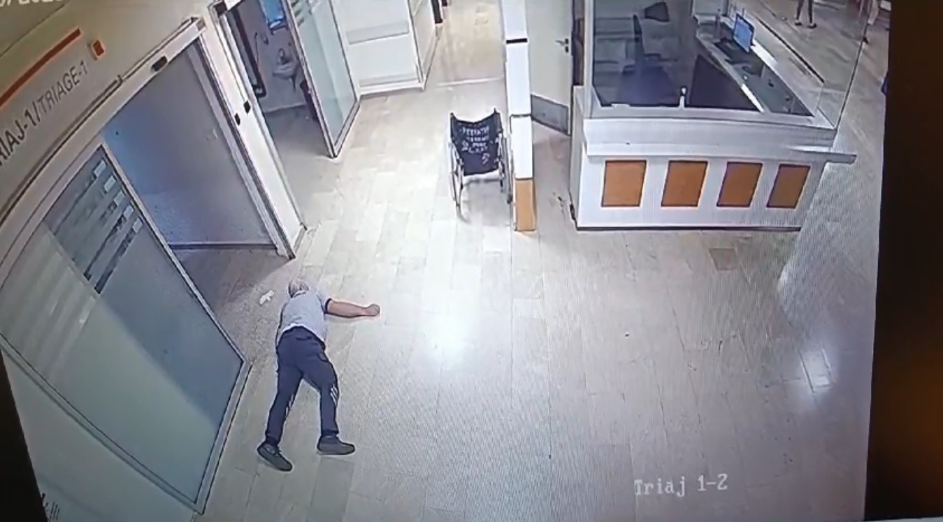 Aldığı darbe sonrası kalp krizi geçirerek, hayatını kaybeden güvenlik görevlisi için tören düzenlendi