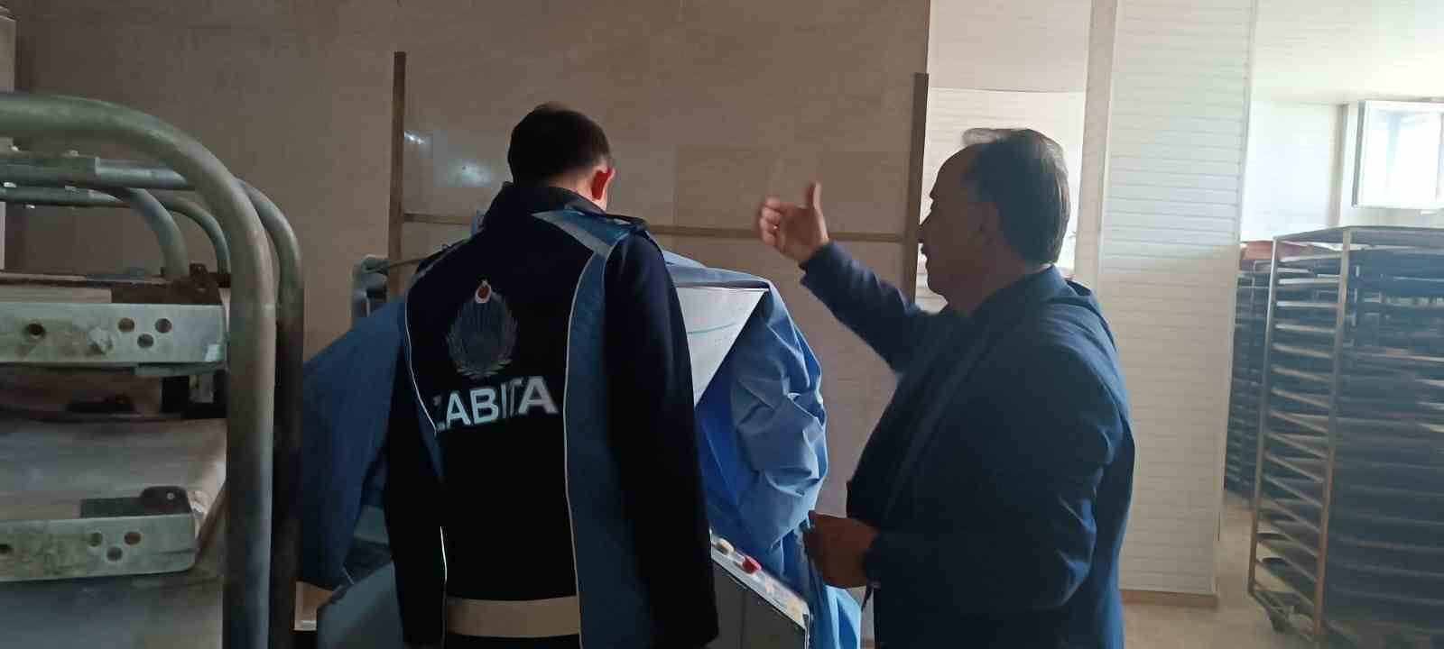 Fırınlara şafak denetimi! Hakkari'de 3 fırına ceza kesildi