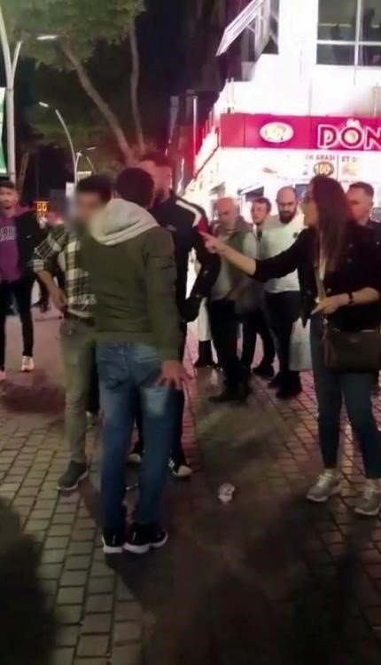 Sakarya'da taciz şüphelisine meydan dayağı! Az kalsın linç ediliyordu, polis öfkeli kalabalığın elinden zor aldı!