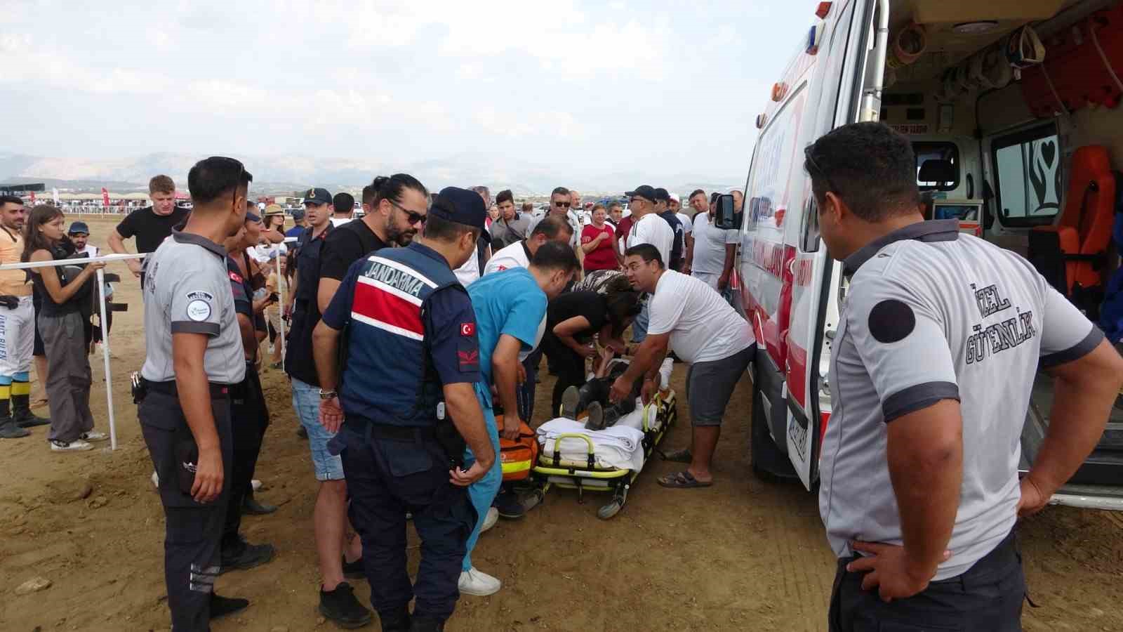 14. Geleneksel Rahvan At Yarışları nefes kesti, attan düşen genç kadın yaralandı