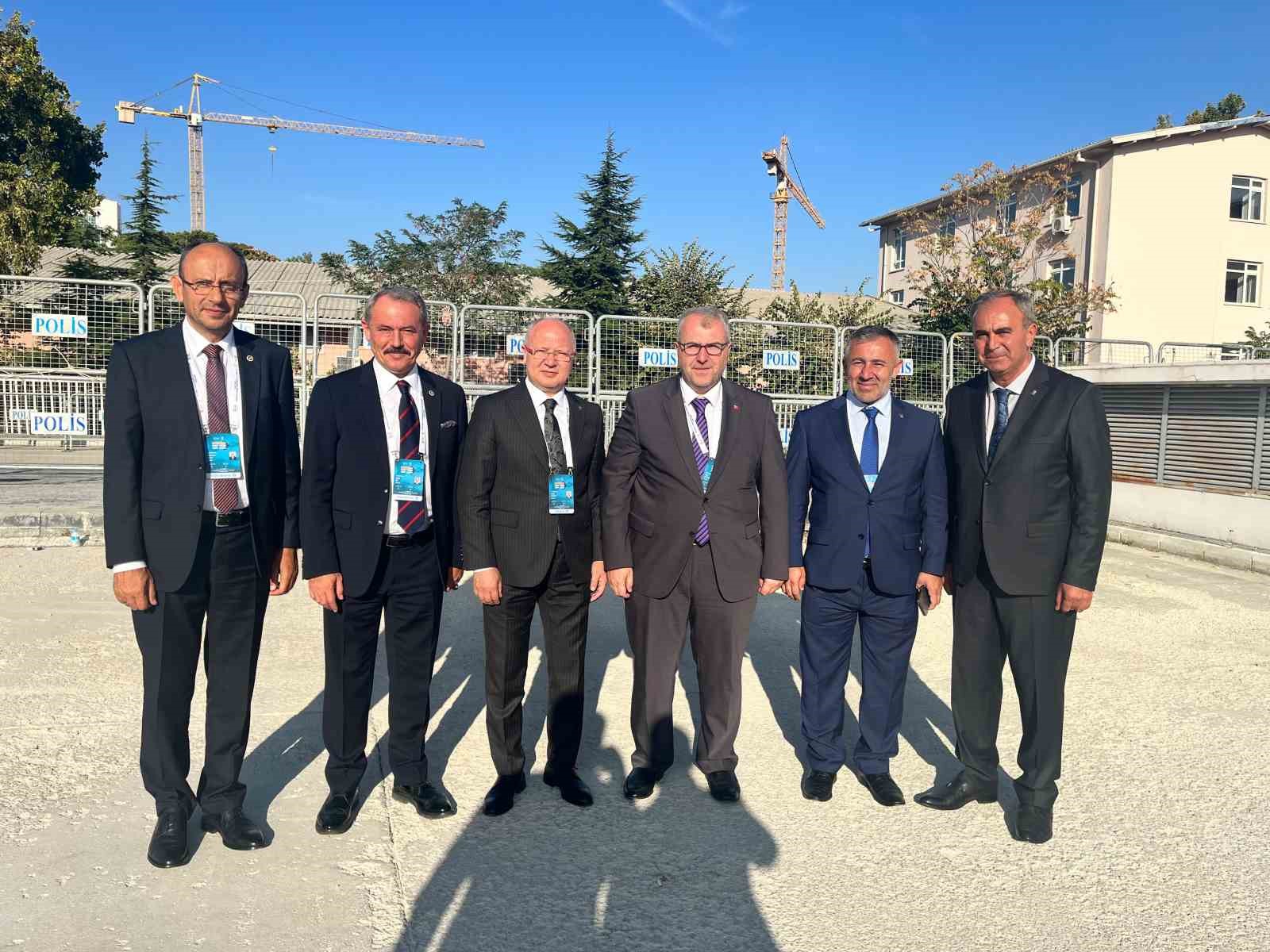 Yaptığı ağır trafik kazası, Kongreye gitmesine engel olamadı!