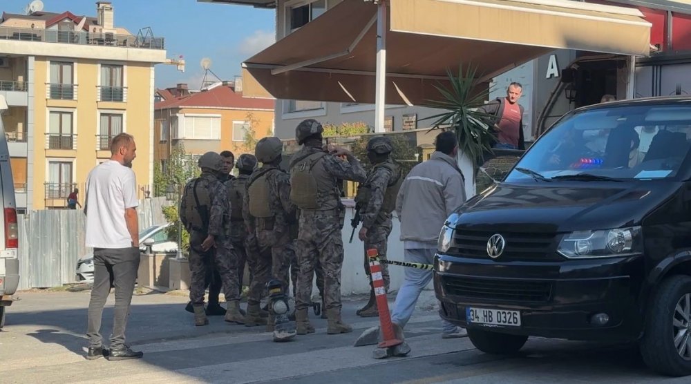 Maltepe'de bacanakların kavgası kanlı bitti! 8 kurşunla yaralanan şahıs, hastaneye yetişemeden öldü!