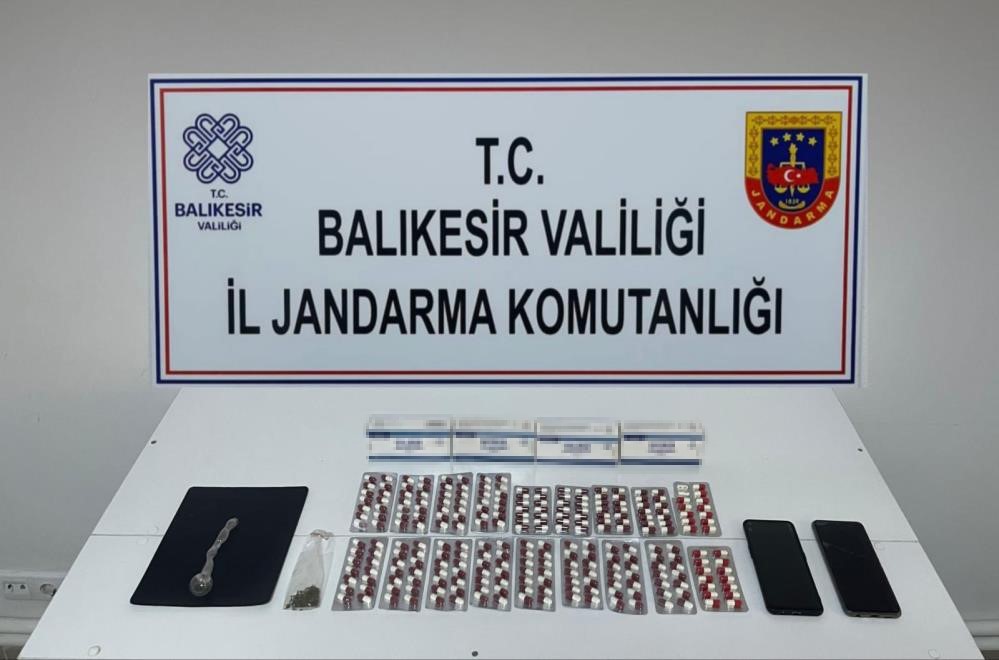 Balıkesir’de operasyon! jandarma ekipleri uyuşturucu satıcılarına göz açtırmadı! 