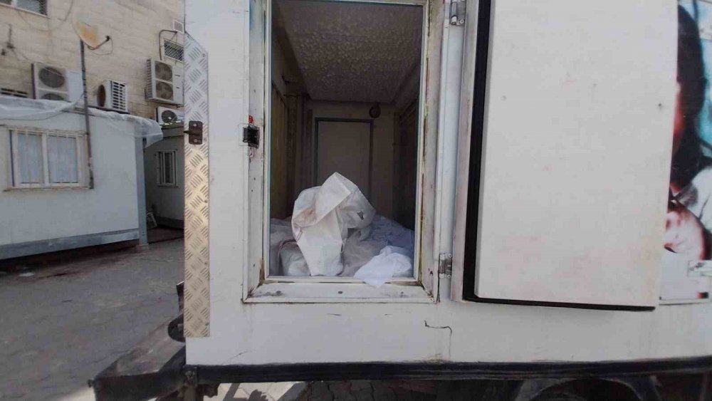 Gazze'de büyük dram! Çocukların dondurma yemesi için kullanılan kamyonlar ölülerle doldu!