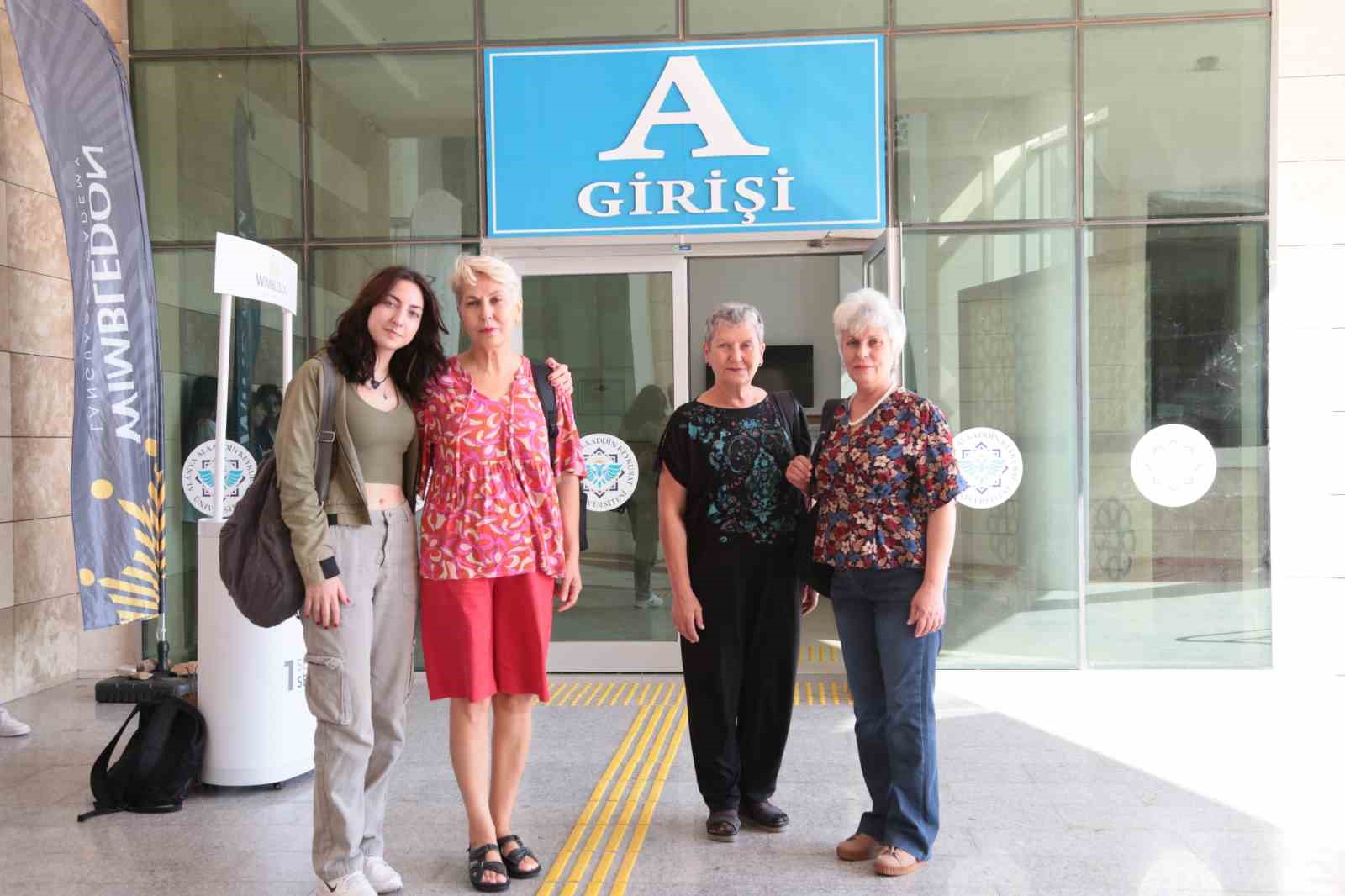 Anneanne ve torunu aynı üniversitede: "Bizim için de hoş ve güzel bir tesadüf oldu"