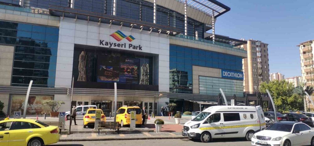 Kayseri Park AVM'de temizlik personelinin şüpheli ölümü! Mescitte bulundu