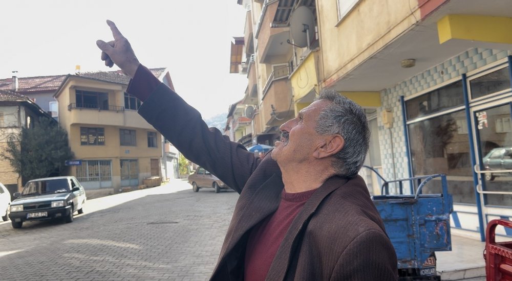 Zonguldak Devrek'te tedirgin eden görüntüler! Böcekleri her yeri istila etti, Köylüler yardım bekliyor!