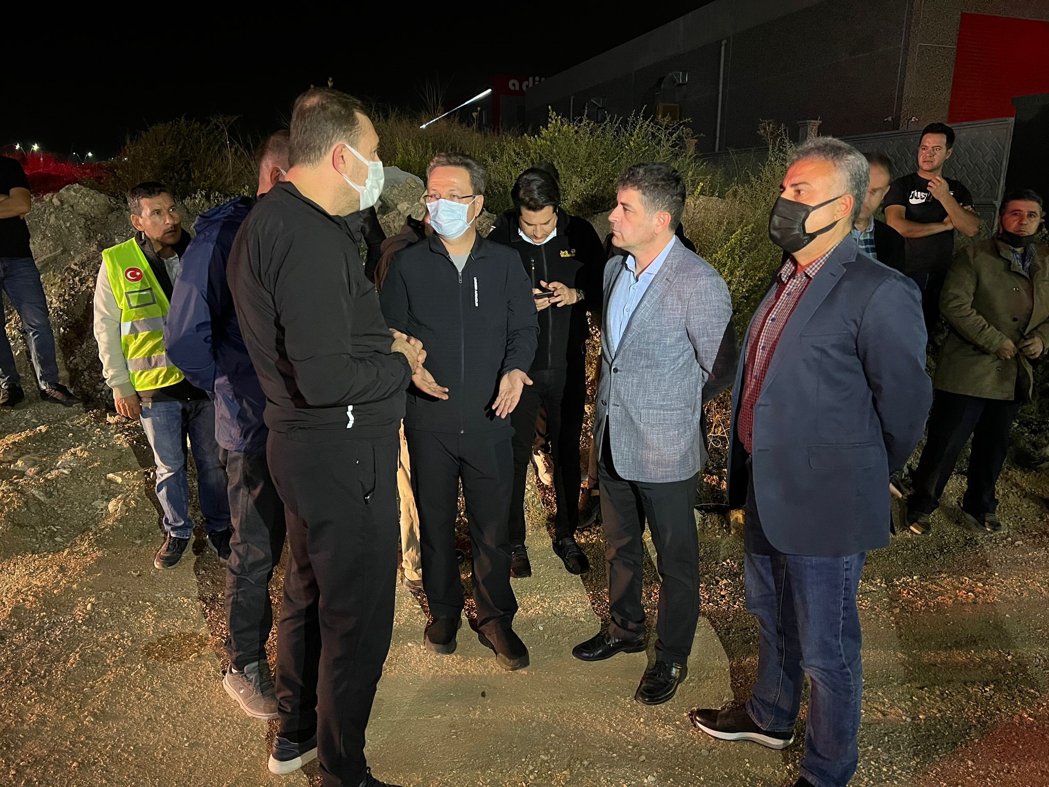 Manisa’da kauçuk fabrikasında yangın çıktı! Onlarca kişinin ekmek kapısı kül oldu!