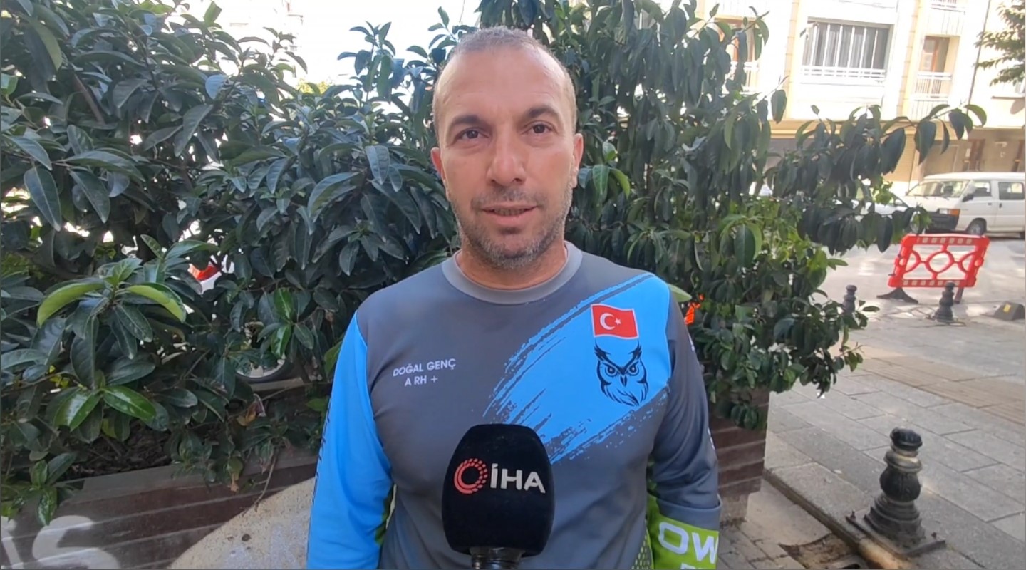 Muğla'da Filistin için uçtular! İsrail'in Gazze'ye yönelik saldırılarını kınamak için paraşütle Filistin bayrağı açtılar