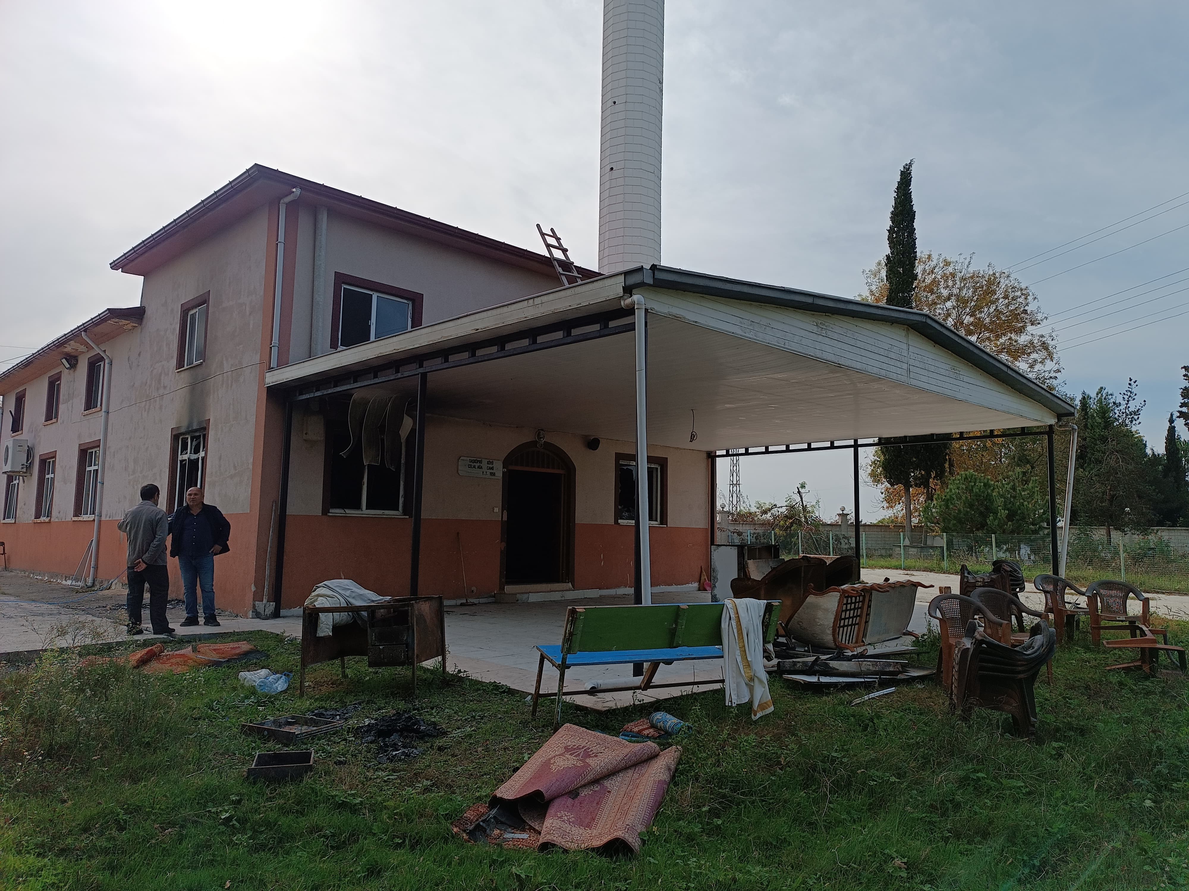 Samsun’da akıl almaz olay! Cemaat gibi görünüp geldiği, 3 camiyi ateşe vererek kayıplara karıştı!